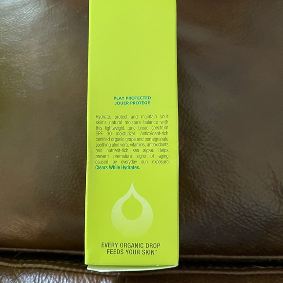 Juice Beauty SPF 30 Oil-Free Moisturizer NEW - Picture 3 of 12
